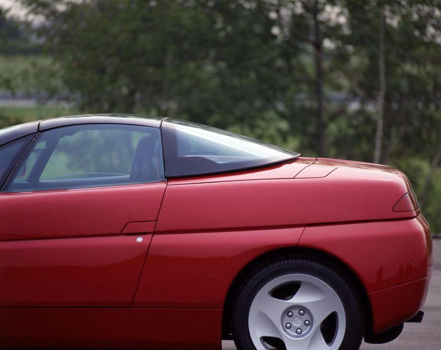 Детали экстерьера Alfa Romeo 164 Proteo Concept 1991 года  (фото 16 из 34)